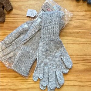 101.  Alpaca Gray Knit Full Finger Gloves
